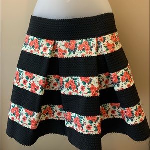 Fun, flirty skirt by Touch Me. Size Large.